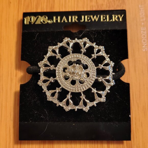 Vintage NWT 1928 Hair Jewelry Ponytail Holder Silver-Tone Snowflake Design - Picture 1 of 5
